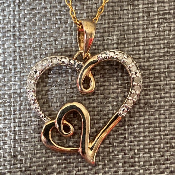 Genuine diamond heart necklace in 925 with gold plating. C1 925. 18 inch chain - Picture 6 of 6